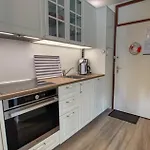 - Haus A, App 0aeg08 *