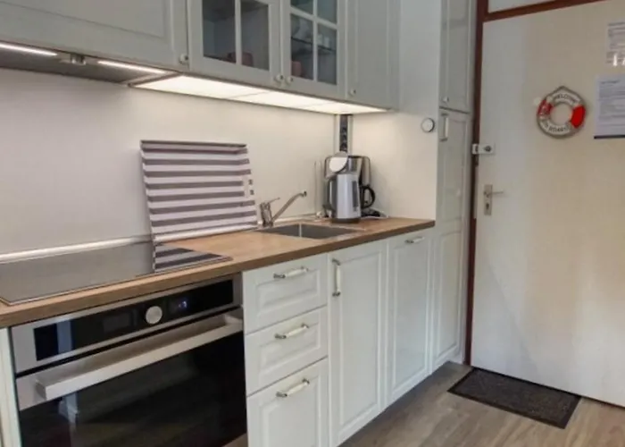 - Haus A, App 0aeg08 *